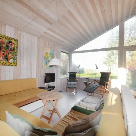 Two Bedroom Holiday In Grenå