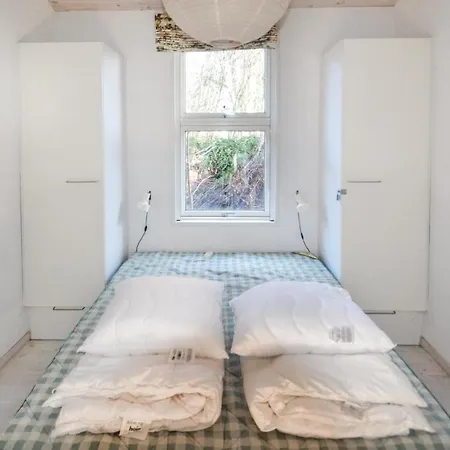 Two Bedroom Holiday In Casa de Férias *