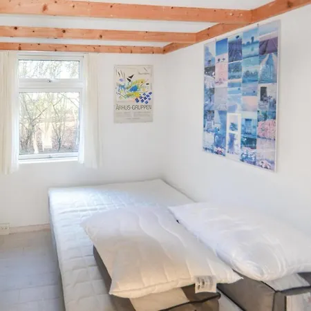 Two Bedroom Holiday In Grenå