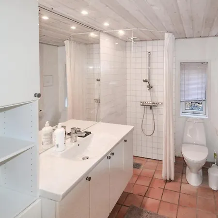 Two Bedroom Holiday In Grenå